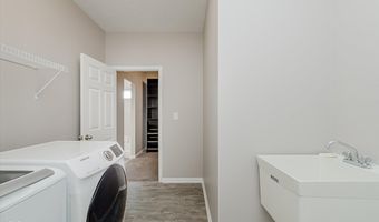8894 Benjamin Ln, Avon, IN 46123