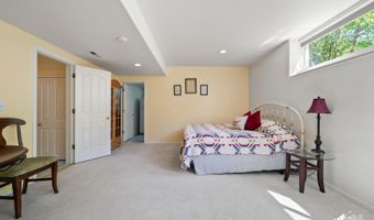 10100 Zermatt Cir, Anchorage, AK 99507