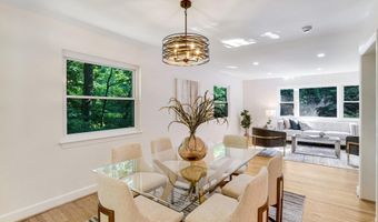 2420 N TAYLOR St, Arlington, VA 22207