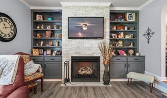 107 Farrar Dr, Aurora, IN 47001