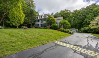 40 Nathan Hale Ct, Cheshire, CT 06410