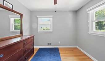 575 Garfield Ave, Belford, NJ 07718