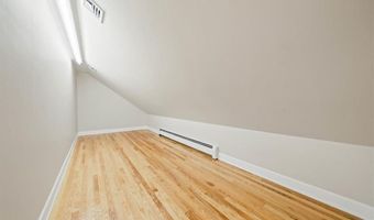 30 Dutchess Dr, Cranston, RI 02921