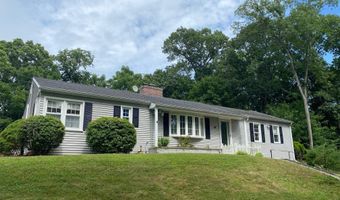 18 Beach Park Rd, Clinton, CT 06413