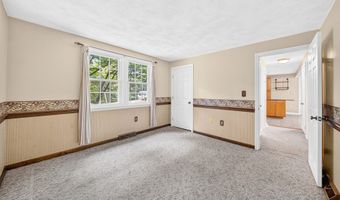 19 Greenleaf St, Billerica, MA 01821