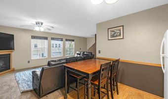 1046 10th Ave NW, Altoona, IA 50009