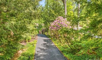 200 Robinhood Rd, Asheville, NC 28804