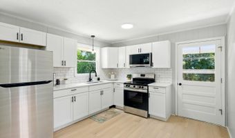 601 Riverview Dr, Altavista, VA 24517