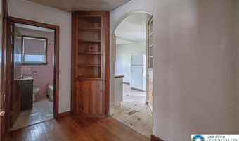 79 Mountain Lake Rd, Belvidere, NJ 07823