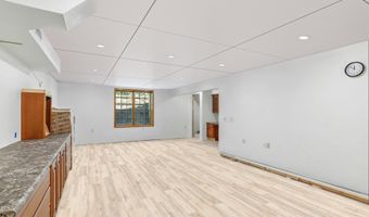 5310 Dorsett Dr, Madison, WI 53711