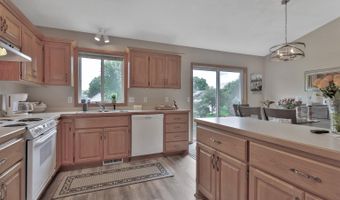 3730 Tower Pond Dr, Anoka, MN 55303