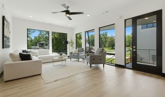 217 NE H St, Bentonville, AR 72712