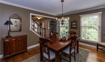 300 Lakeview Cir, Aurora, OH 44202