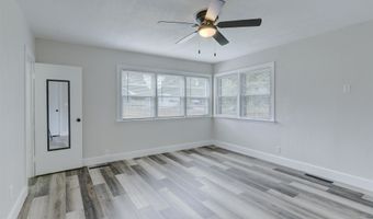 1701 E Chestnut Ave, Arkansas City, KS 67005
