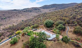 728 Rainbow Hills Rd, Fallbrook, CA 92028