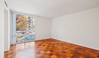 5005 BATTERY Ln #1, Bethesda, MD 20814