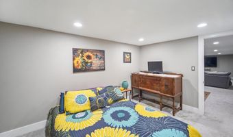 4905 SW 15th St, Des Moines, IA 50315