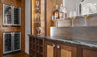 6 Twin Oaks Ct, Spartanburg, SC 29306