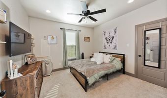 170 Rolling Hills Blvd, Alvord, TX 76225
