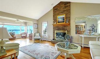 129 Seaside Dr, Jamestown, RI 02835