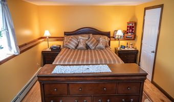 206 Fairview Ave, Auburn, ME 04210