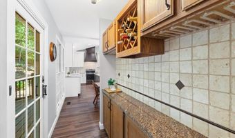 1008 Westrun Dr, Ballwin, MO 63021