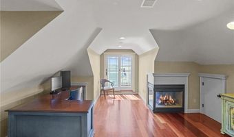 74 Bayberry Rd, Narragansett, RI 02882