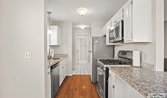 30 Harbor Hill Dr 30, Bourne, MA 02532