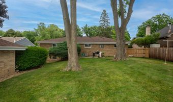 874 Hillandale Dr, Antioch, IL 60002