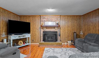 3326 Dunaire Dr, Charlotte, NC 28205