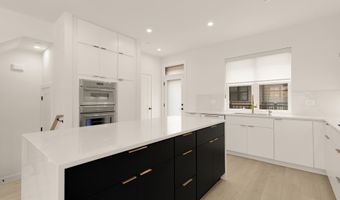 5530 TOPAZ Ln, Bethesda, MD 20816