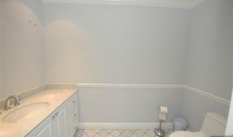 24 Rozmus Ct, Allendale, NJ 07401