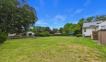 26 Pershing Ave, Acushnet, MA 02743
