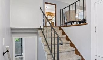 880 Whitney Dr, Apple Valley, MN 55124