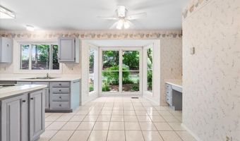 14 Cambridge Circle Ct, Ballwin, MO 63011