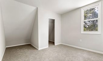 40 Lima St, Warwick, RI 02889