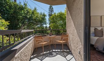 10820 Holman Ave 204, Los Angeles, CA 90024