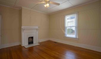 102 Wardlaw St, Abbeville, SC 29620