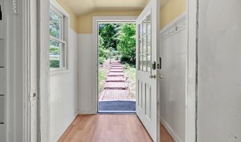 13 Hoyt Rd, Bethel, CT 06801