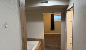 2932 S Arthur St, American Falls, ID 83211