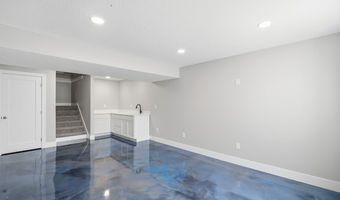 2634 3rd Ave SW, Altoona, IA 50009