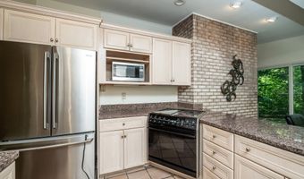 74 Woods Rd, Bethany, CT 06524