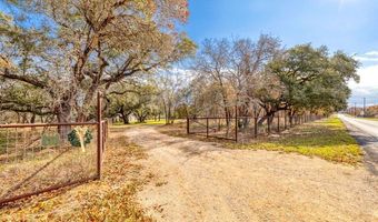 633 Live Oak, Adkins, TX 78101