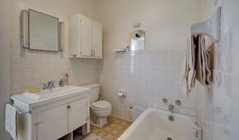 905 East Ave, Baxter Springs, KS 66713