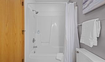 7133 E Valley Ridge Dr, Madison, WI 53719