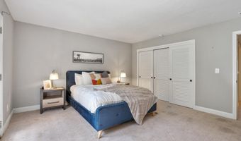 6829 Corintia St, Carlsbad, CA 92009