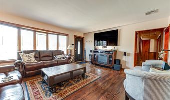 19 Buchanan Ave, Amity Harbor, NY 11701