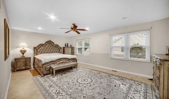 320 Brampton Ln, Arlington Heights, IL 60004
