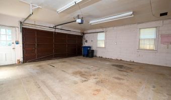 6820 COLBURN Dr, Annandale, VA 22003