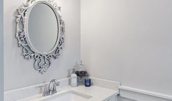 555 Egenolf Pl, Bayville, NJ 08721